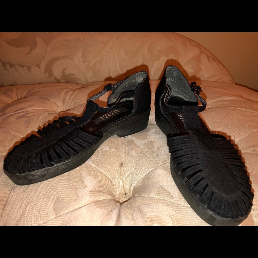Stuart Weitzman Sandal, Black, Size 7, GUC - Picture 3 of 4